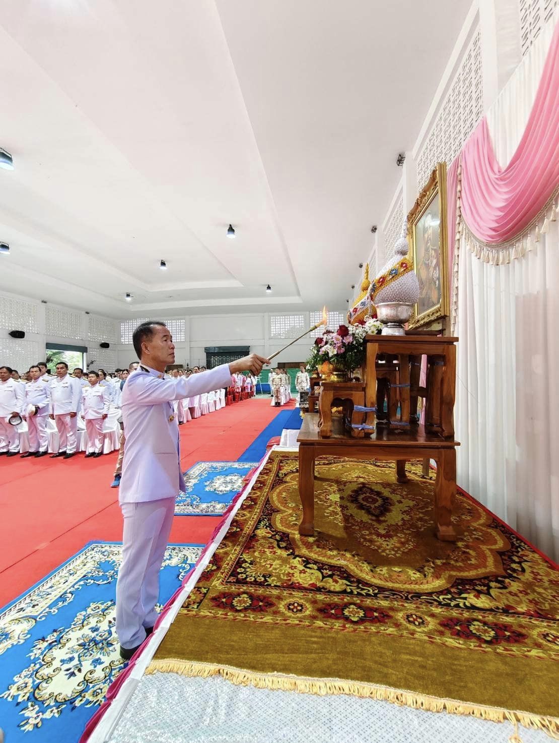 วันพุธที่ 23 ตุลาคม 2567นายณรงค์ พลายน้อย องค์การบริหารส่วนตำบลกำเนิดนพคุณ คณะผู้บริหาร หัวหน้าส่วนราชการ พนักงาน  เข้าร่วมพิธีวางพวงมาลาเนื่องในวันคล้ายวันสวรรคตพระบาทสมเด็จพระจุลจอมเกล้าเจ้าอยู่หัว ณ ลานพระบรมราชานุสาวรีย์ รัชกาลที่ 5 ที่ว่าการอำเภอบางสะพาน จังหวัดประจวบคีรีขันธ์
    โดยมีนายสุทิน ประเสริฐศักดิ์ (นายอำเภอบางสะพาน) เป็นประธานในพิธีวางพวงมาลาเพื่อน้อมรำลึกในพระมหากรุณาธิคุณ เนื่องในวันคล้ายวันสวรรคตพระบาทสมเด็จพระจุลจอมเกล้าเจ้าอยู่หัว รัชกาลที่5